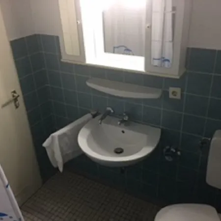Apartman Ruhiges Mit Balkon - #116653 *
